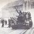 Obyvatelstvo Prahy vítá sovětské tankové osádky 9. května 1945