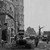 Soldaten und Techniker der Alliierten auf der Straße der gefangenen Udma